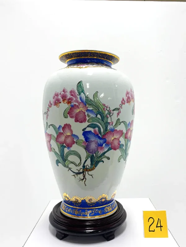 HK024 Hand painted Porcelain Vase with Orchids