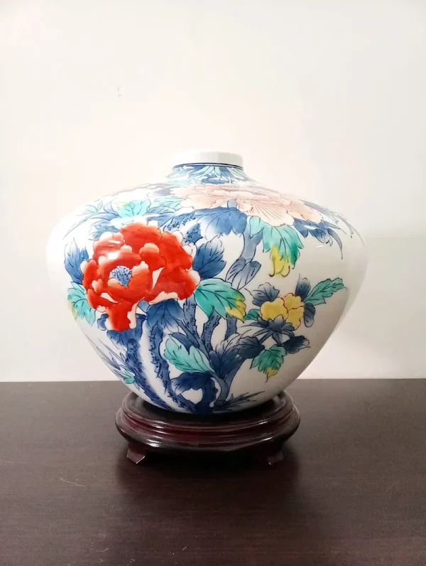 HK-062 Hand-painted Floral Porcelain Vase